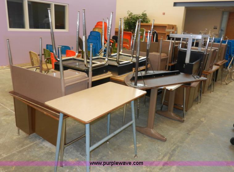 image for item AA9397 (31) assorted student desks