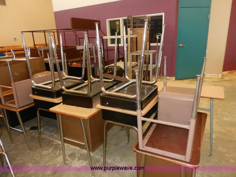 image for item AA9397 (31) assorted student desks