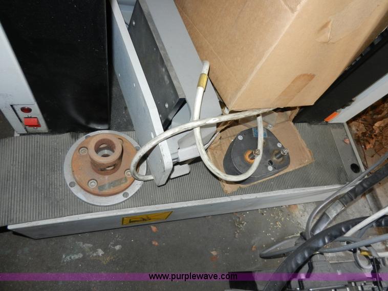 image for item AA9752 Instron 4502 tensile strength test system