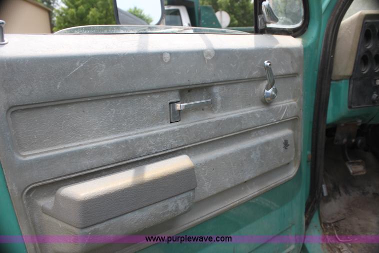 image for item AE9173 1973 Chevrolet C60 dump truck