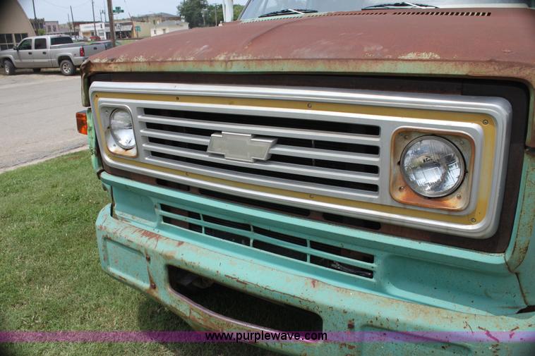 image for item AE9173 1973 Chevrolet C60 dump truck