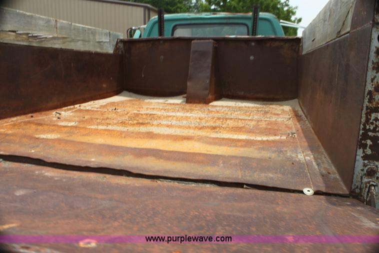 image for item AE9173 1973 Chevrolet C60 dump truck