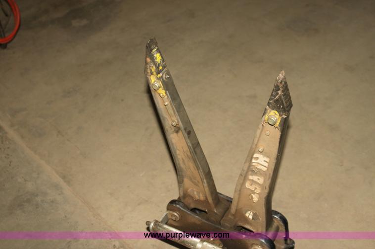 image for item AE9220 Jaws of life with pump and hose