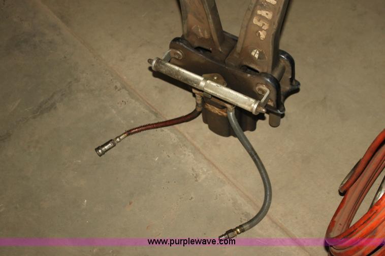 image for item AE9220 Jaws of life with pump and hose