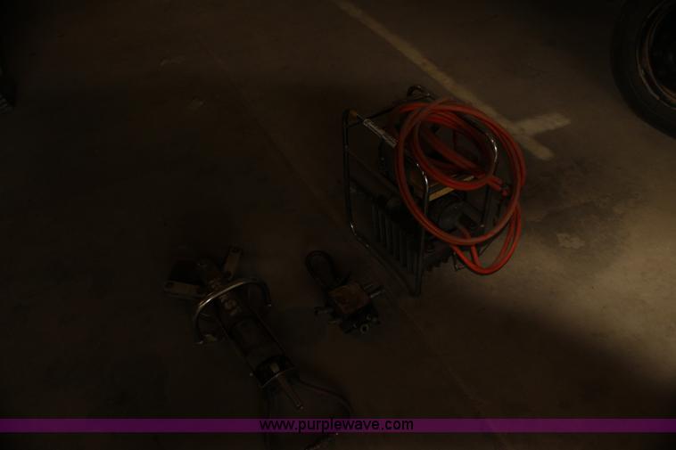 image for item AE9221 Cutter with pump and hose