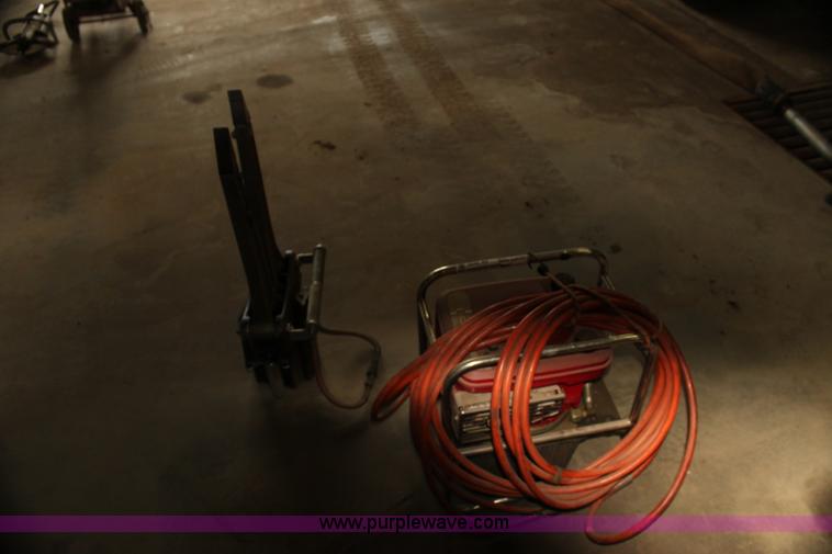 image for item AE9222 Jaws of life with pump and hose