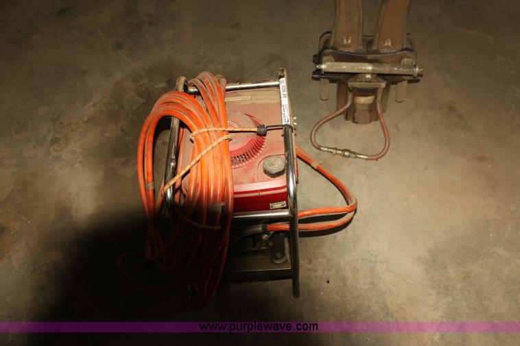 image for item AE9222 Jaws of life with pump and hose