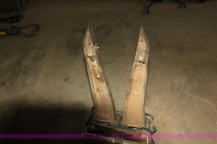 image for item AE9222 Jaws of life with pump and hose