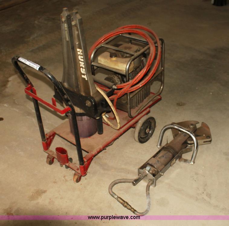 image for item AE9223 Jaws of life with pump and hose