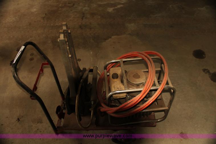 image for item AE9223 Jaws of life with pump and hose