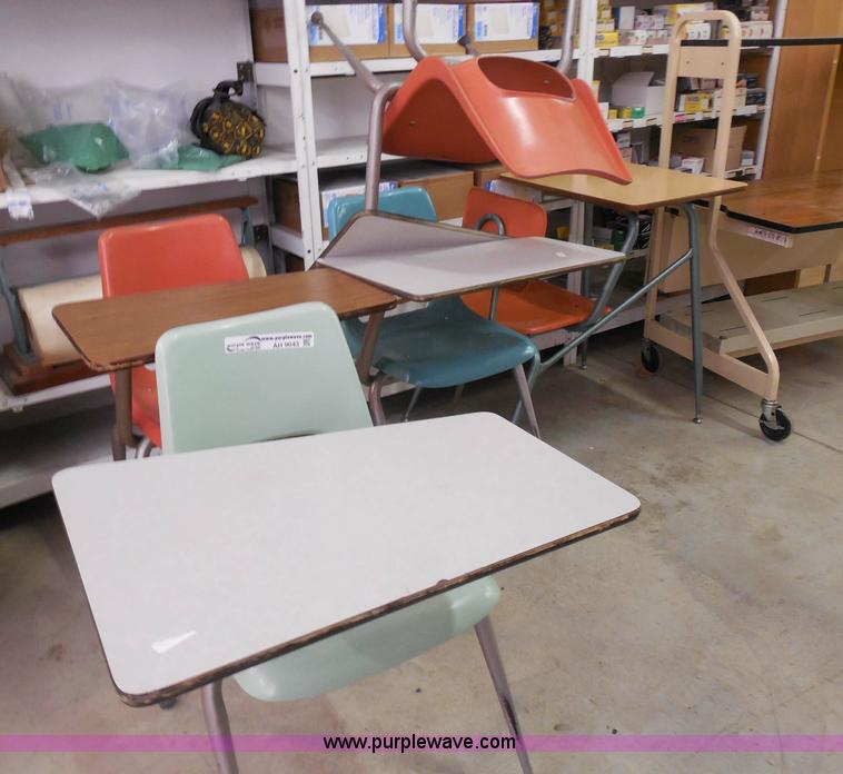 image for item AH9043 (31) assorted student desks