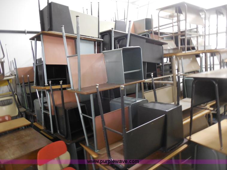 image for item AH9045 (19) assorted student desks