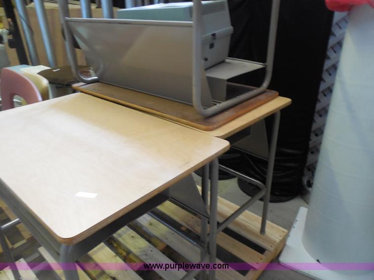 image for item AH9045 (19) assorted student desks
