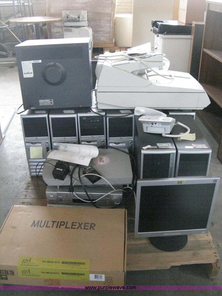 image for item AH9070 Assorted computer equipment