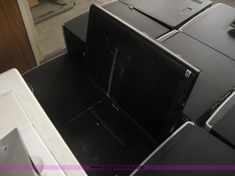 image for item AH9070 Assorted computer equipment