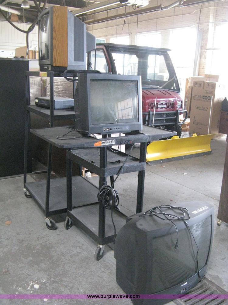 image for item AH9076 Media carts and televisions