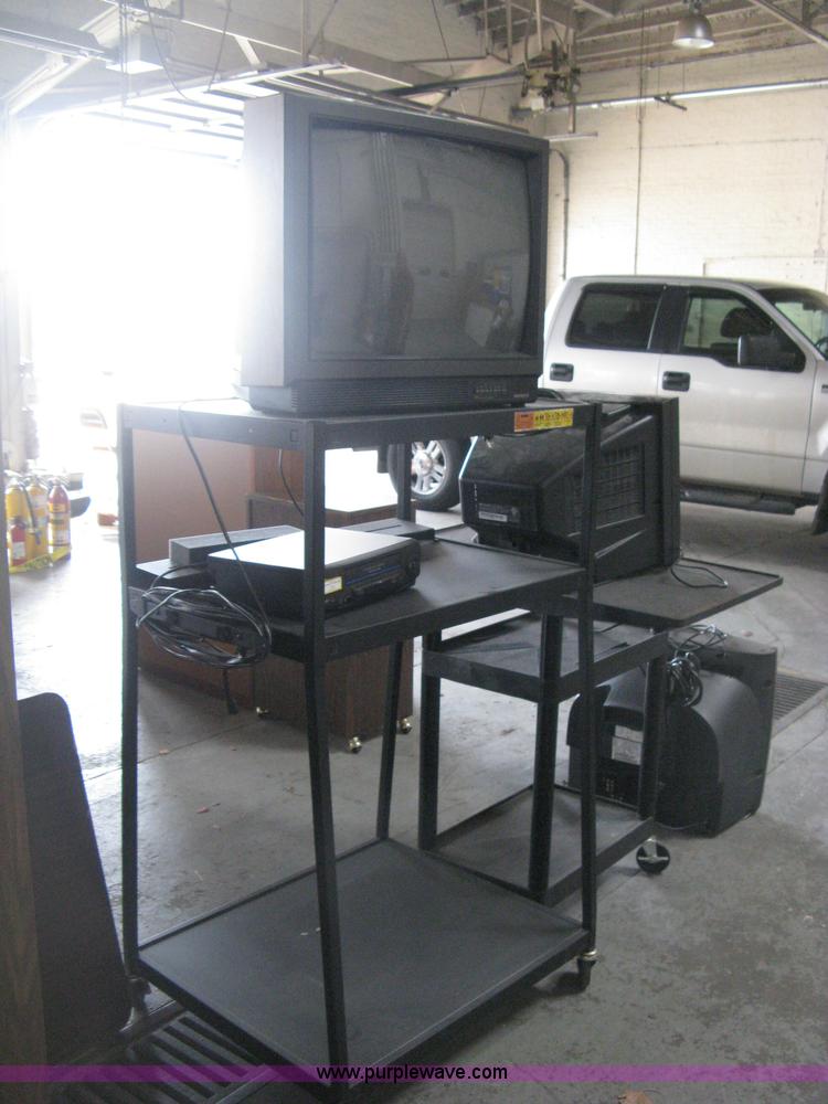 image for item AH9076 Media carts and televisions