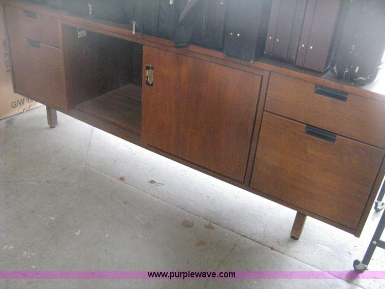 image for item AH9077 Assorted office furniture