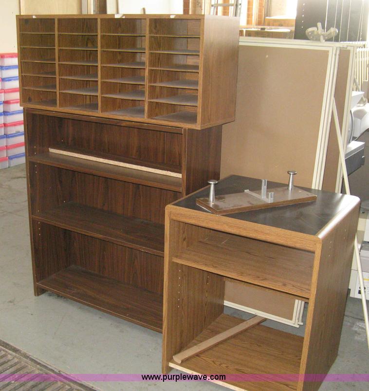 image for item AH9077 Assorted office furniture