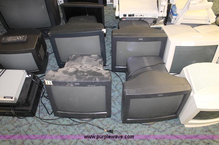 image for item AV9244 Assorted electronics