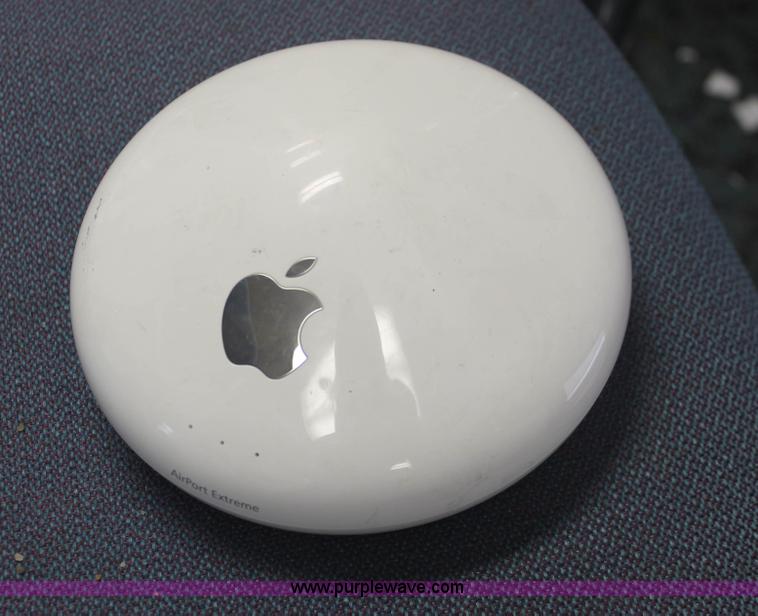 image for item AV9246 (28) Apple Airport Extreme