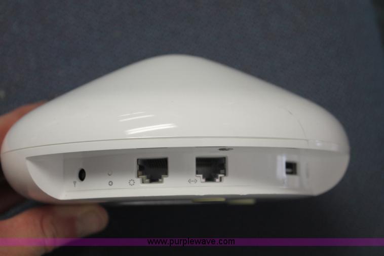 image for item AV9246 (28) Apple Airport Extreme