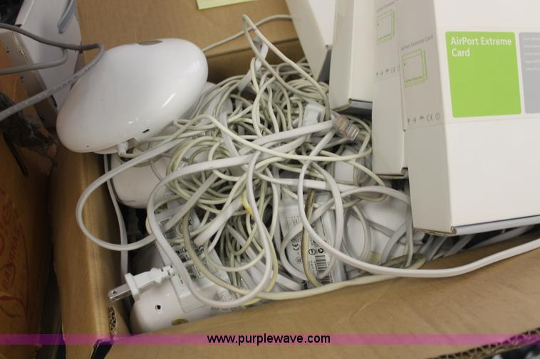 image for item AV9246 (28) Apple Airport Extreme