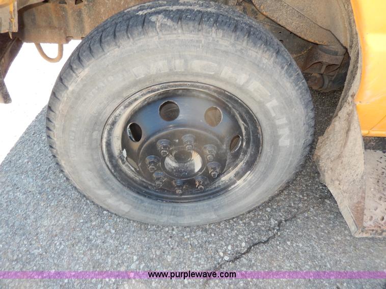 image for item D8090 1999 Ford Collins school bus