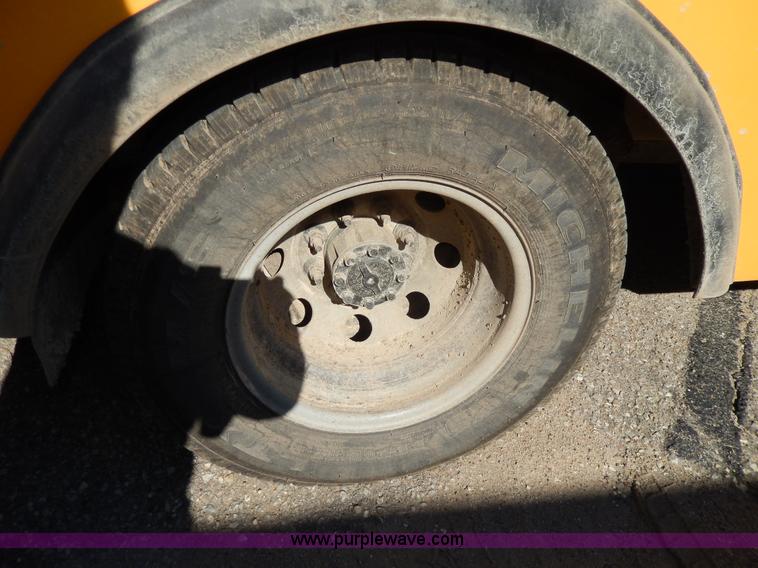 image for item D8090 1999 Ford Collins school bus