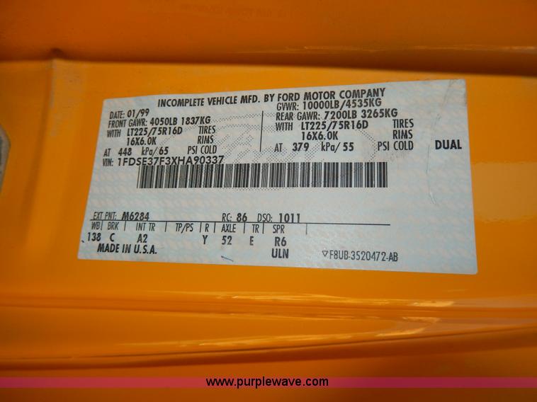 image for item D8091 1999 Ford Collins school bus