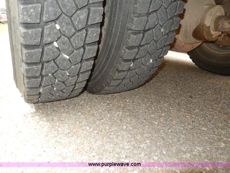 image for item D8094 1996 Blue Bird TC2000 school bus