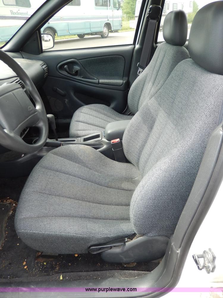 image for item D8109 2001 Chevrolet Cavalier