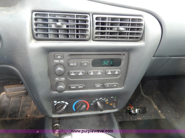 image for item D8109 2001 Chevrolet Cavalier