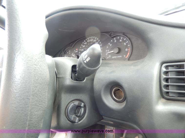 image for item D8109 2001 Chevrolet Cavalier