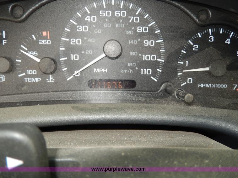 image for item D8109 2001 Chevrolet Cavalier