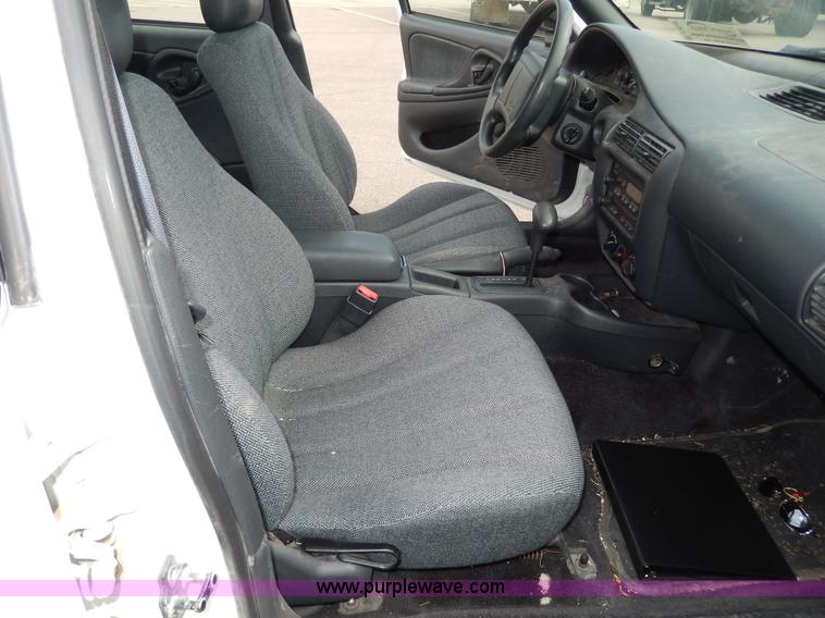 image for item D8109 2001 Chevrolet Cavalier