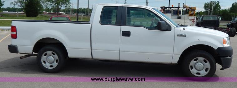image for item D8110 2007 Ford F150 XL SuperCab pickup truck