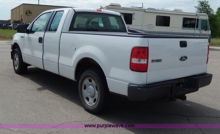 image for item D8110 2007 Ford F150 XL SuperCab pickup truck