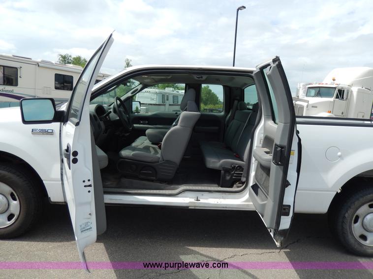 image for item D8110 2007 Ford F150 XL SuperCab pickup truck