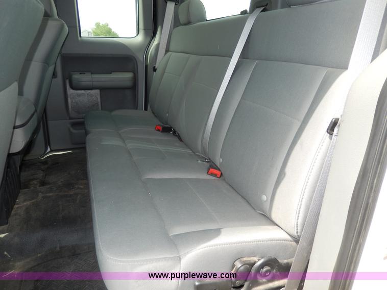 image for item D8110 2007 Ford F150 XL SuperCab pickup truck