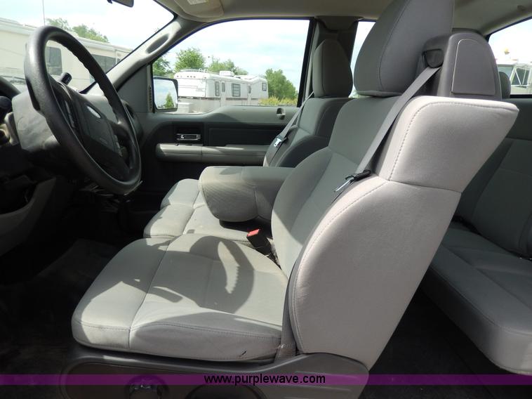 image for item D8110 2007 Ford F150 XL SuperCab pickup truck