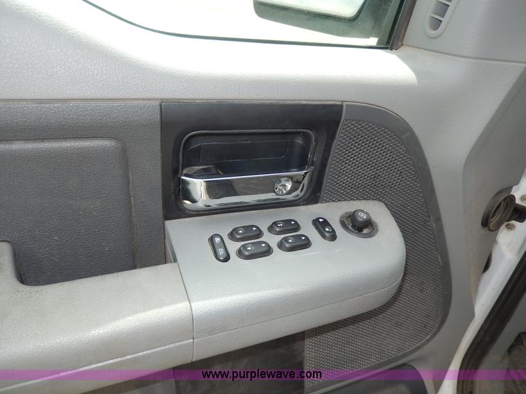 image for item D8110 2007 Ford F150 XL SuperCab pickup truck