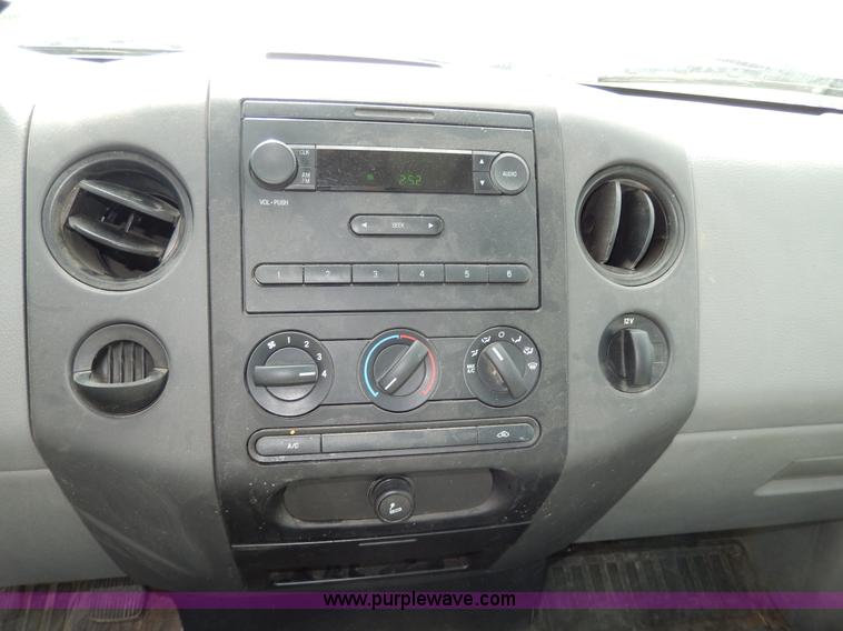 image for item D8110 2007 Ford F150 XL SuperCab pickup truck