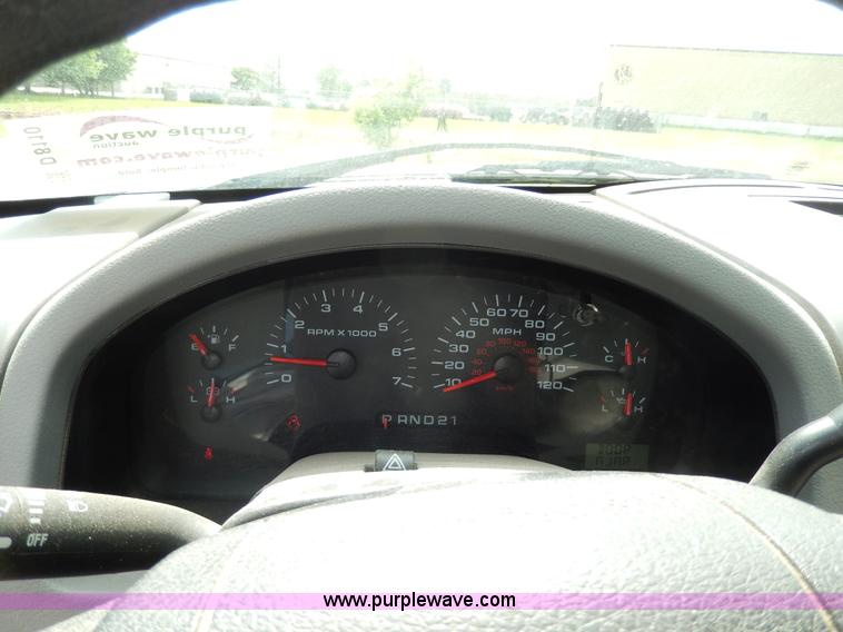 image for item D8110 2007 Ford F150 XL SuperCab pickup truck