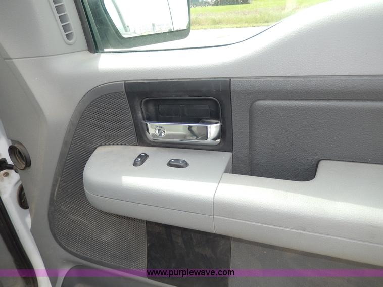 image for item D8110 2007 Ford F150 XL SuperCab pickup truck