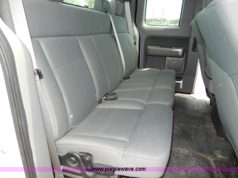 image for item D8110 2007 Ford F150 XL SuperCab pickup truck