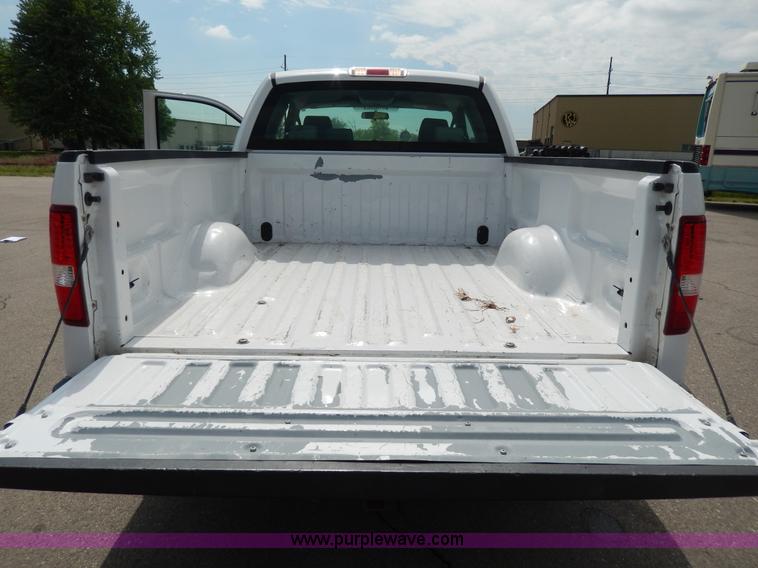image for item D8110 2007 Ford F150 XL SuperCab pickup truck