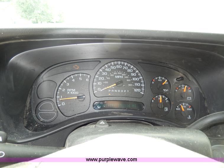 image for item D8111 2006 Chevrolet Silverado 1500 Extended Cab pickup truck