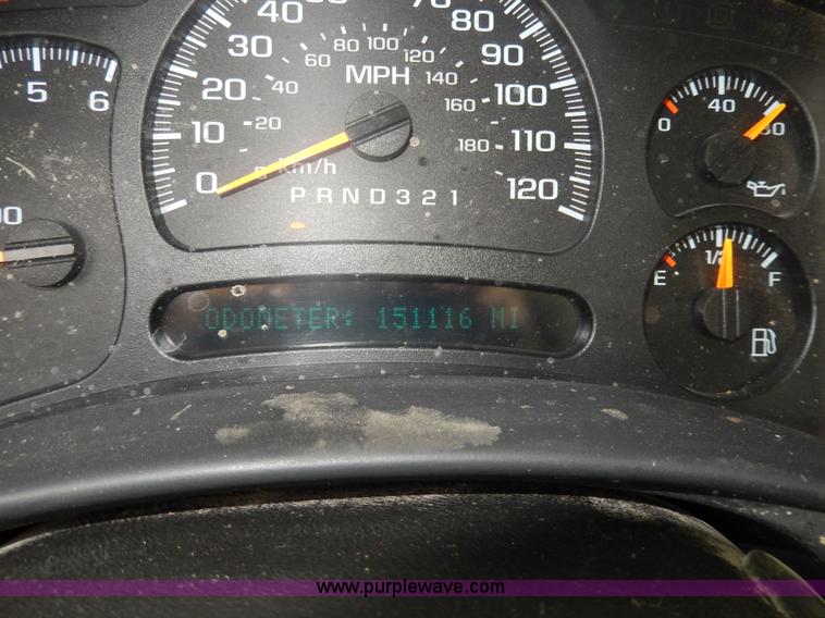 image for item D8111 2006 Chevrolet Silverado 1500 Extended Cab pickup truck