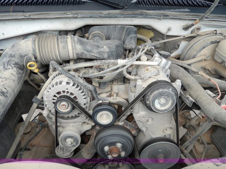 image for item D8111 2006 Chevrolet Silverado 1500 Extended Cab pickup truck